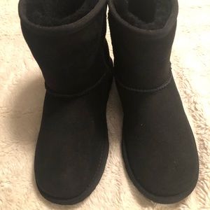 Girls Black Short Uggs - Brand New
